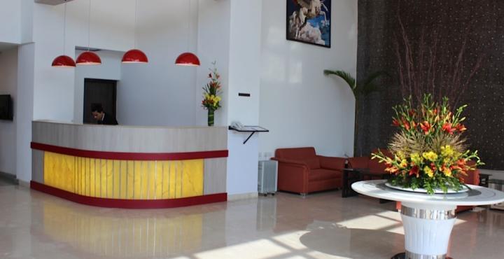 Xenious World Square Hotel Ghaziabad Exteriör bild