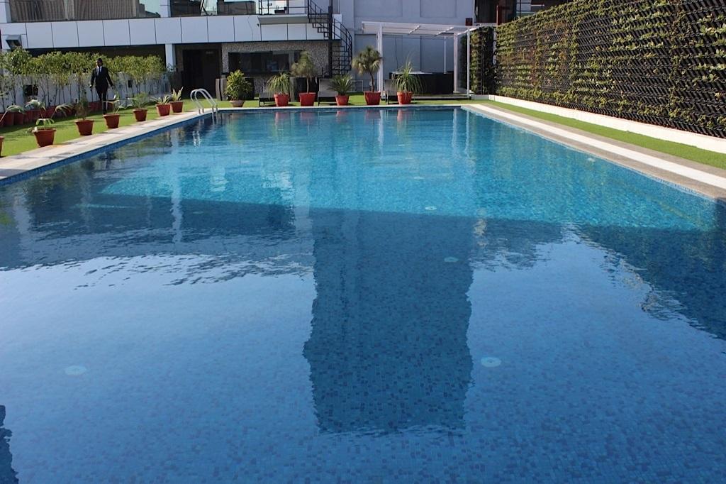 Xenious World Square Hotel Ghaziabad Exteriör bild