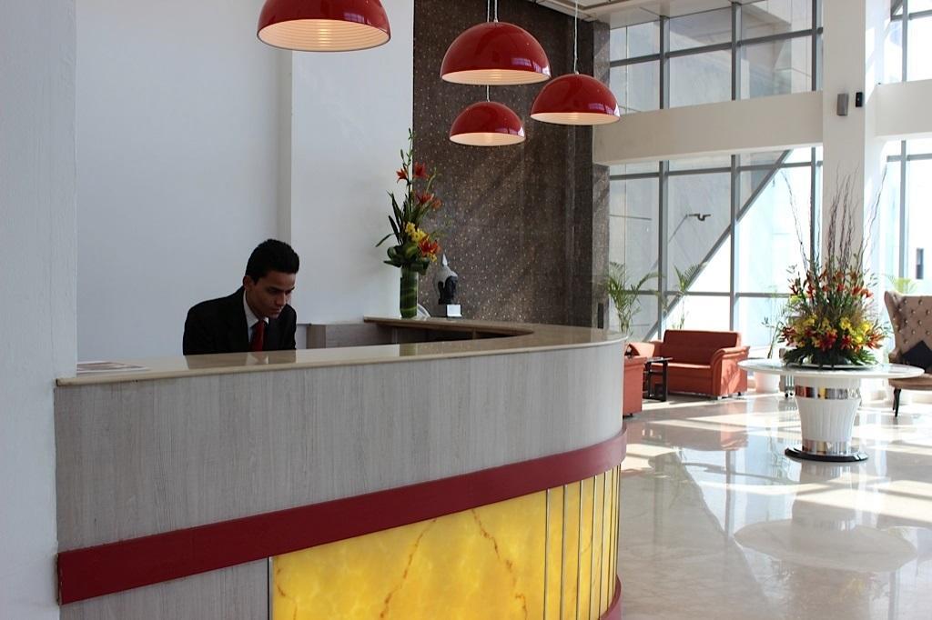 Xenious World Square Hotel Ghaziabad Exteriör bild