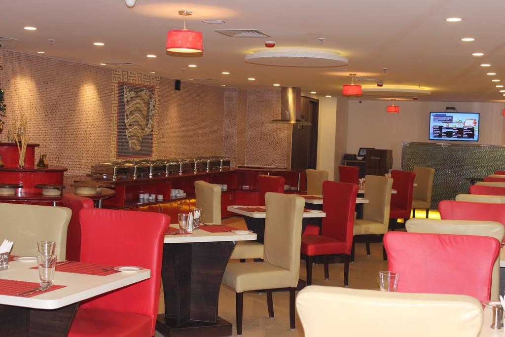 Xenious World Square Hotel Ghaziabad Exteriör bild