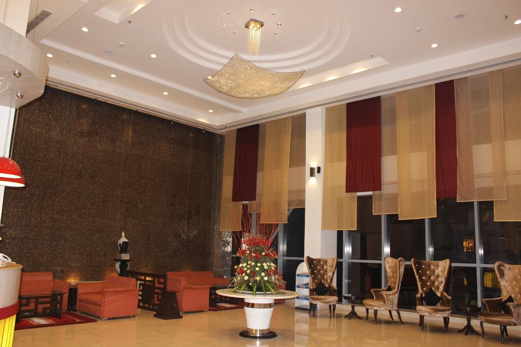 Xenious World Square Hotel Ghaziabad Exteriör bild