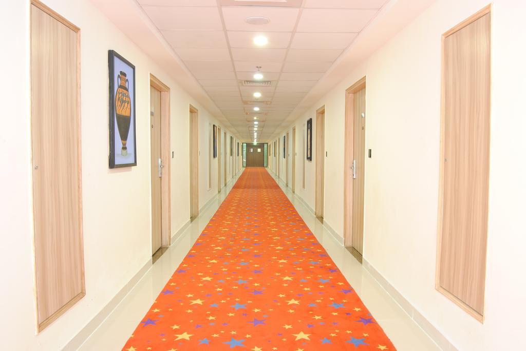 Xenious World Square Hotel Ghaziabad Exteriör bild