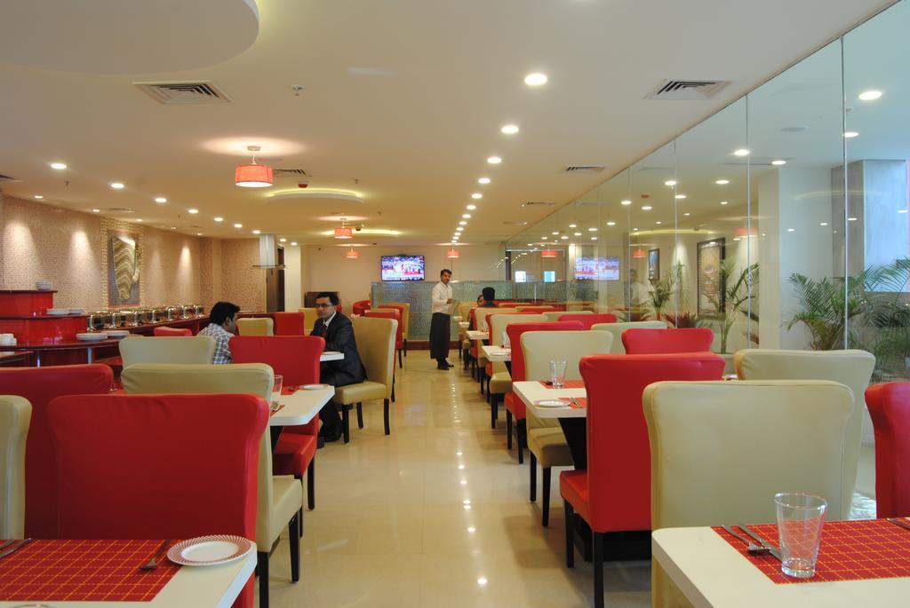 Xenious World Square Hotel Ghaziabad Exteriör bild