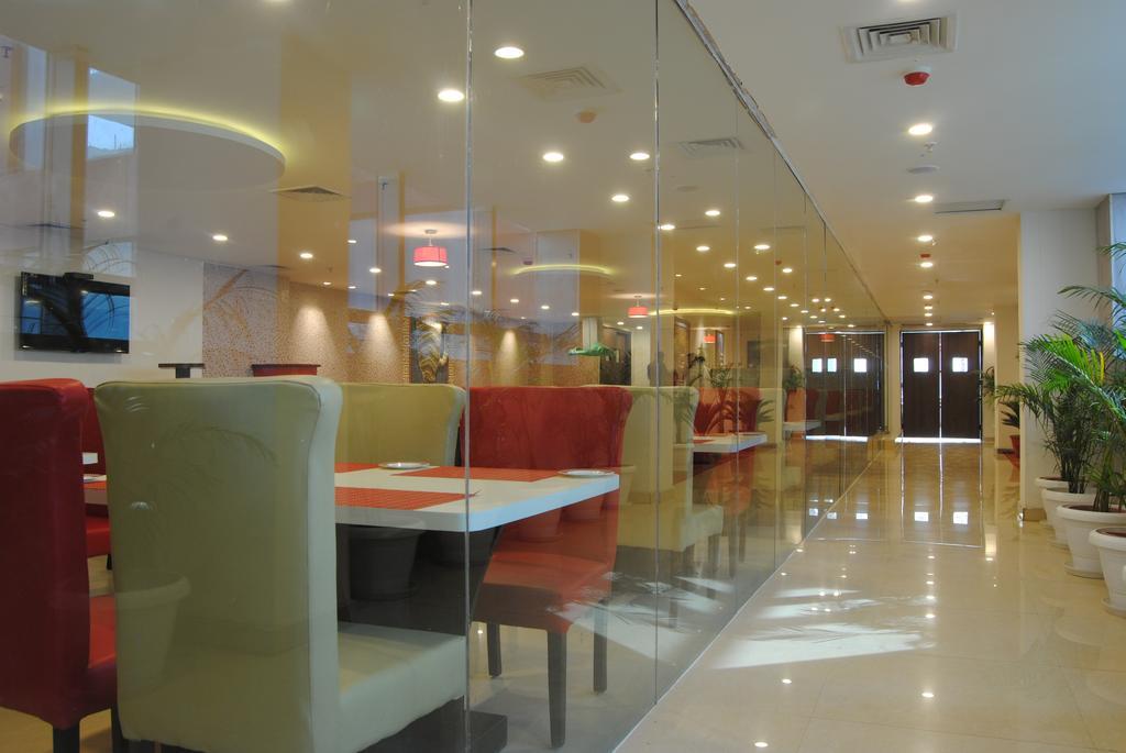 Xenious World Square Hotel Ghaziabad Exteriör bild